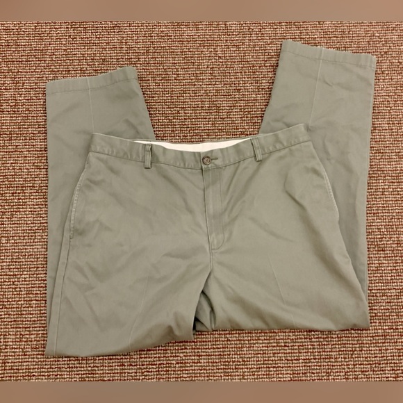 Men's 37 x 30 L. L. Bean Olive Khaki 100% Cotton Classic Fit Chinos - Picture 3 of 12